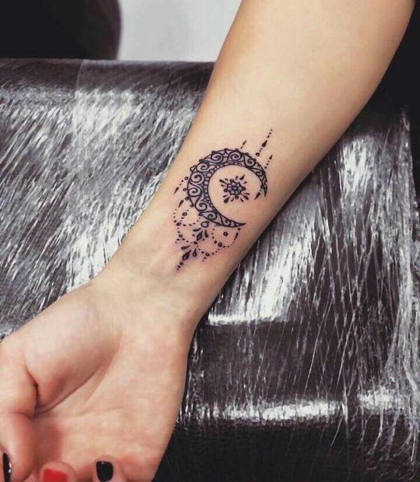 Tatuajes de LUNAS con significado y Diseños Hermosos y Originales