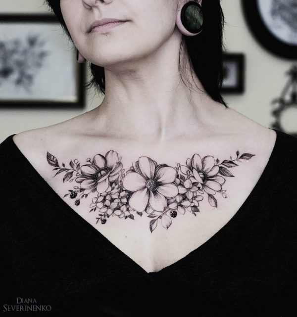 Tatuajes Pequeños Y Grandes En El Pecho Para Mujer
