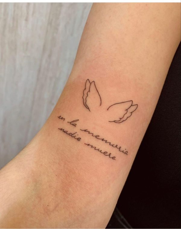 Ideas de tatuajes para recordar a alguien fallecido con significados y  diseños